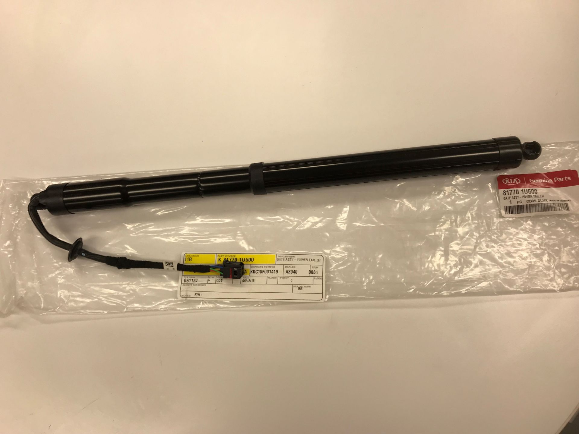 817701U500 - Body: Support Cylinder for Kia: Sorento Image