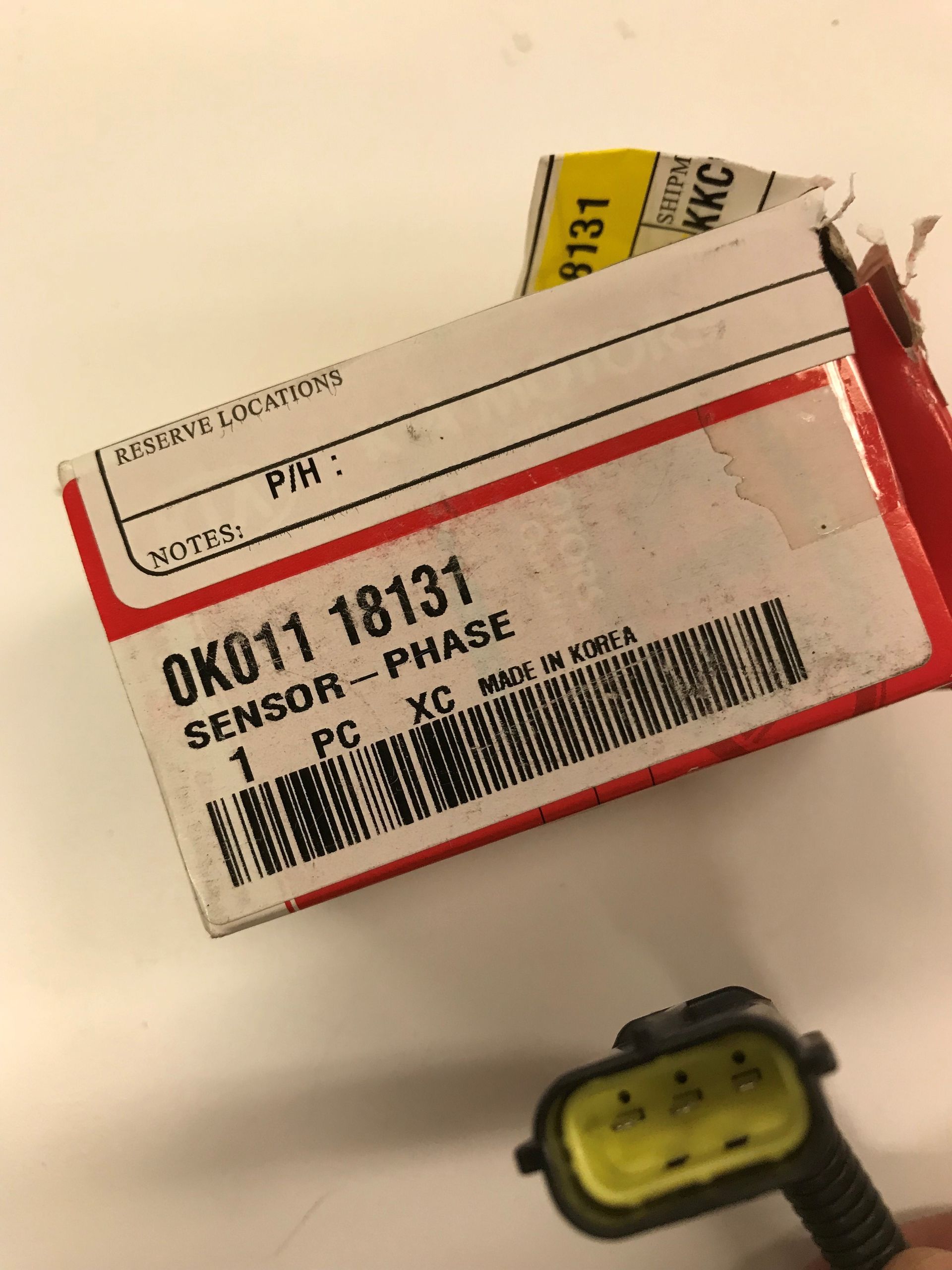 K01118131 - : Camshaft Position Sensor for Kia: Sephia, Spectra, Sportage Image