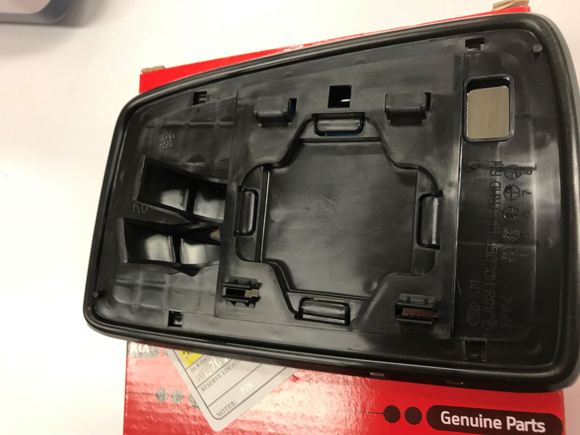 876211F200 - Body: Mirror Glass for Kia: Sportage Image