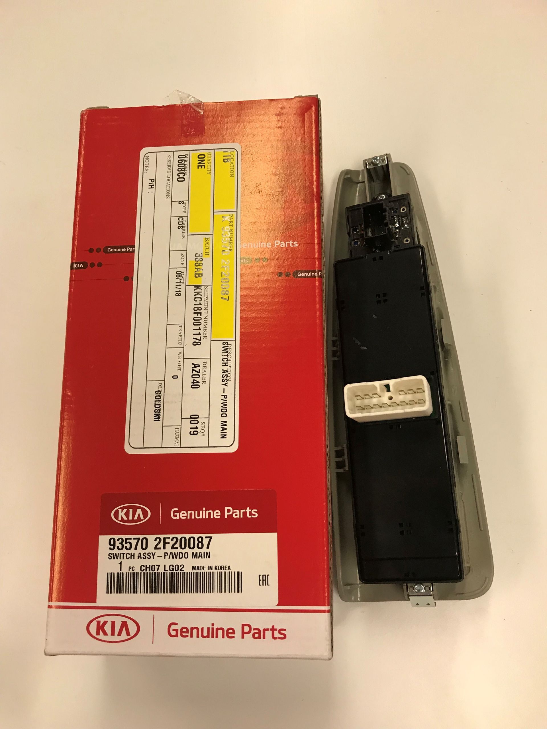 935702F20087 - : Door Window Switch for Kia Image