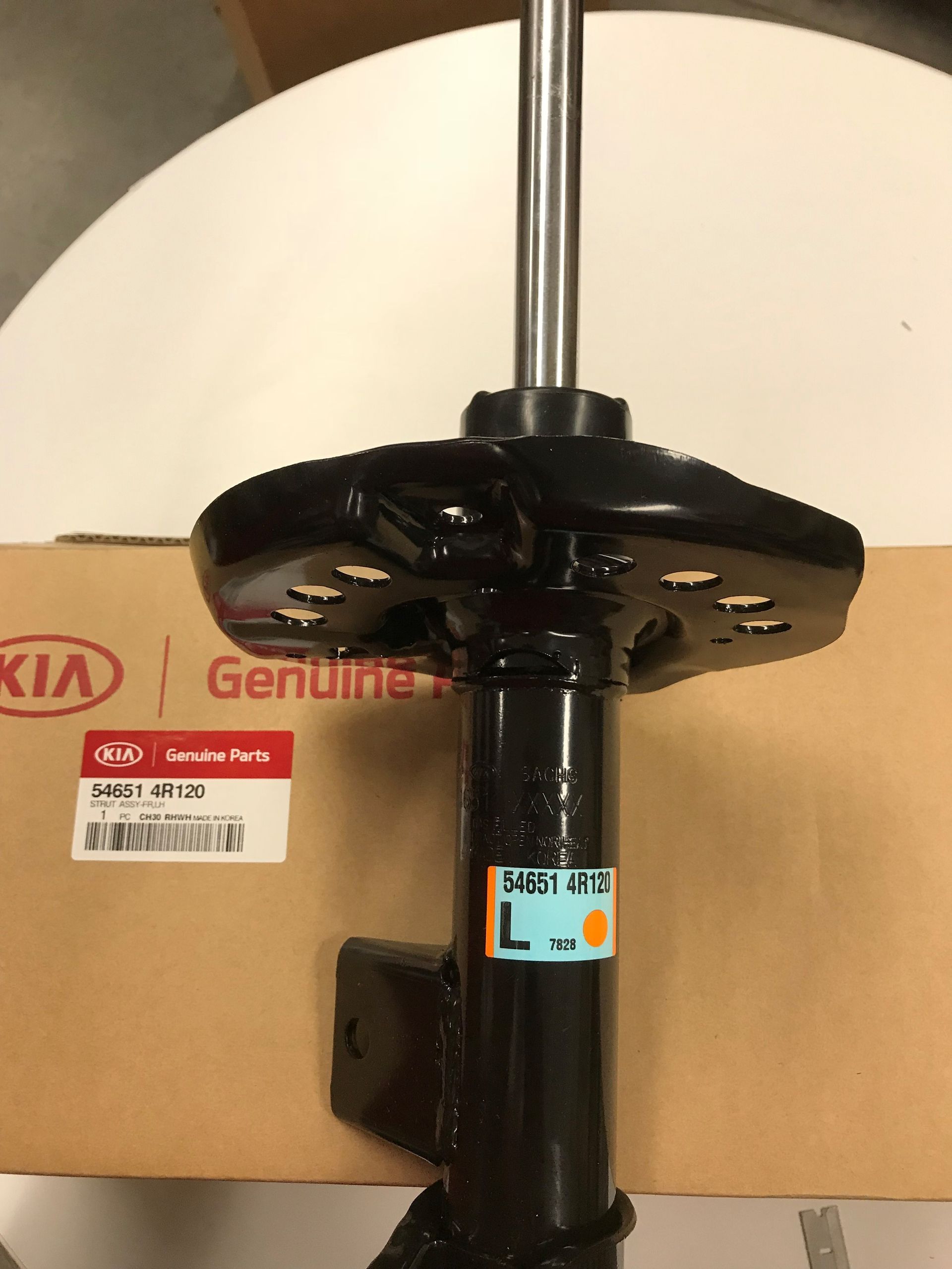 546514R120 - : Strut for Kia: Optima Image