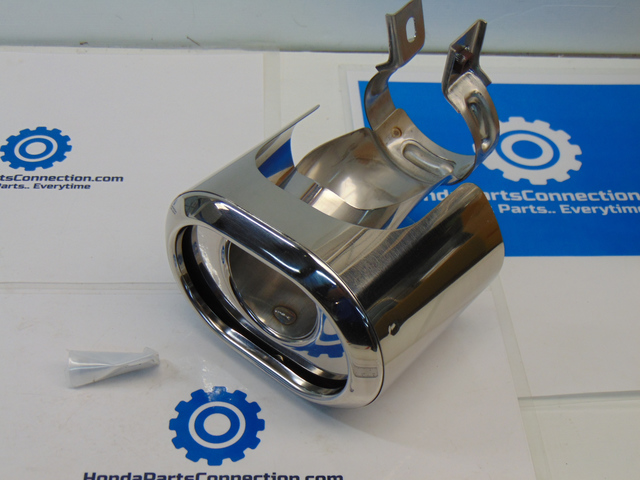 8F53TLA100A - Exterior: 2020-2022 Honda CR-V - Performance Exhaust Pipe Finisher Oval for Honda: CR-V Image