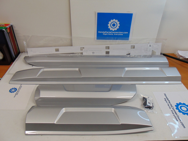 8F57PS2110 - Exterior: 2024 Honda Prologue - Side Lower Trim for Honda: Prologue Image