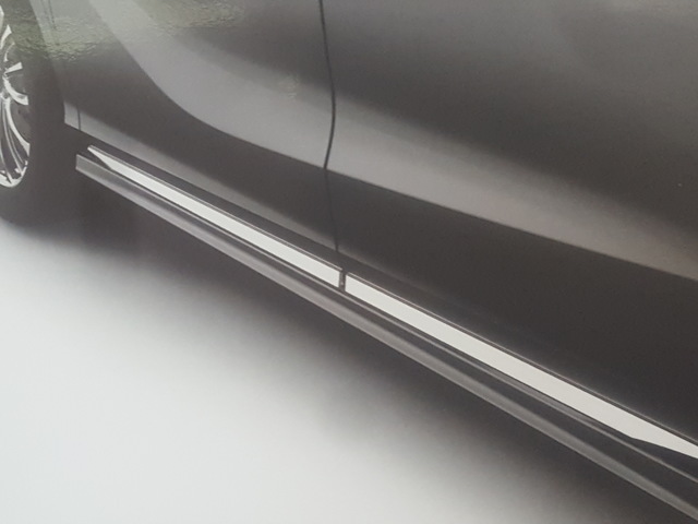 8F57THR101 - Exterior: 2018-2025 Honda Odyssey - Door Trim Chrome for Honda: Odyssey Image