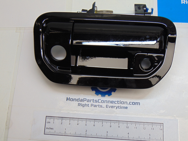 8Z07T6Z130E - Security: 2022 Honda Ridgeline - Tailgate Lock - Crystal Black Pearl for Honda: Ridgeline Image