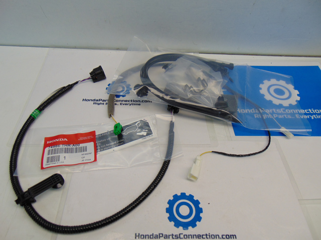 8U59THR101A - Security: 2018-2024 Honda Odyssey - Power Tailgate Sensor Attachment for Honda: Odyssey Image