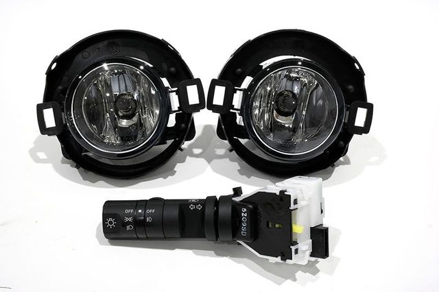 999F1KV000 - Exterior: 2010-2021 Nissan Front Fog Lamp Lights Fascia for Nissan: Altima, Frontier, NV3500, Xterra Image