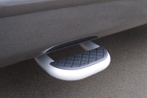 999T6WV000 - Exterior: 2009 2010 2011 Nissan Titan U-SHAPE STEP UP OEM for Nissan: Altima, NV3500, Quest, TITAN Image