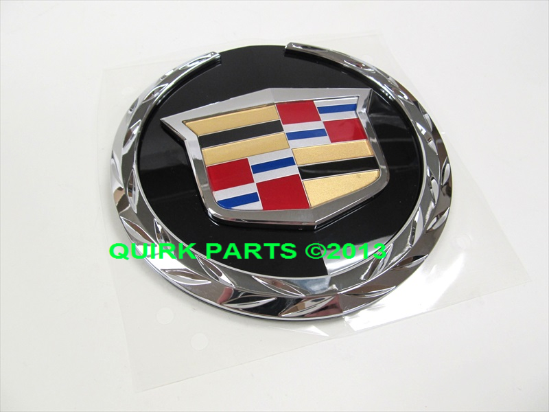 22985035 - : Front Grille Crest and Wreath Logo for GM Image