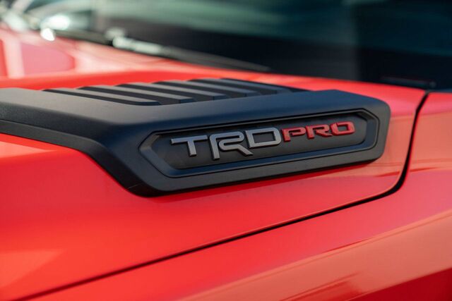 ＴＲＤ PARTS & ACCESSORIES CATALOG 22 - 25 TOYOTA TUNDRA TRD PRO GRILLE SENSOR GARNISH BLACK