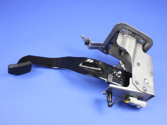 68028424AC - Clutch: Clutch Pedal for Mopar Image