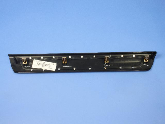 ranページ 2011-2025 Dodge Durango Scuff Plate, Right 1SZ56DX9AA | My