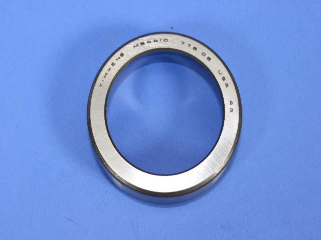 2070317 - Rear Axle: Drive Pinion Cup, Front for Chrysler: Aspen | Dodge: Dakota, Durango, Nitro | Jeep: Cherokee, Commander, Grand Cherokee, Liberty | Ram: Dakota Image