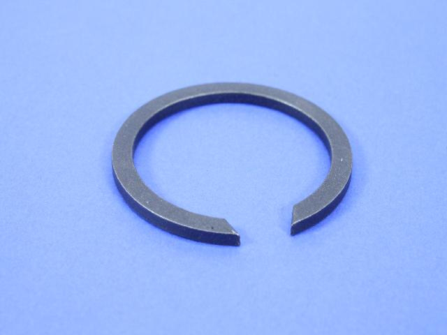 4883597AA - Transfer Case Model 242 [DHP]: Snap Ring for Dodge: Ram 2500, Ram 3500 | Jeep: Commander, Grand Cherokee, Liberty Image