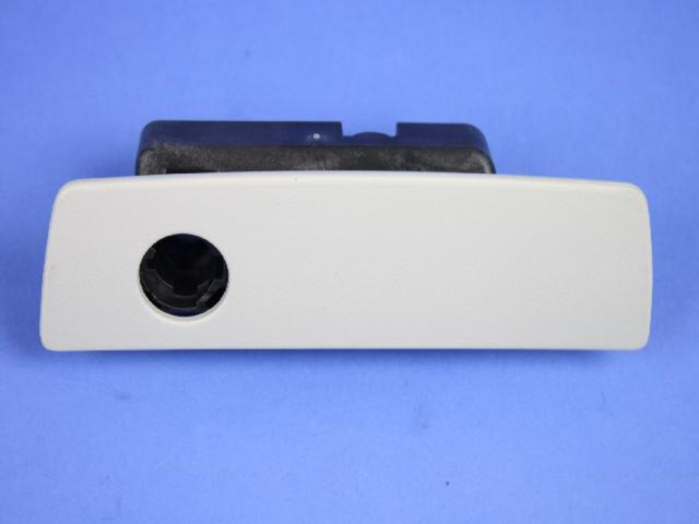 5JM55ES3AC - Interior Trim: Glovebox Door Latch for Chrysler: Town &amp; Country | Dodge: Grand Caravan Image