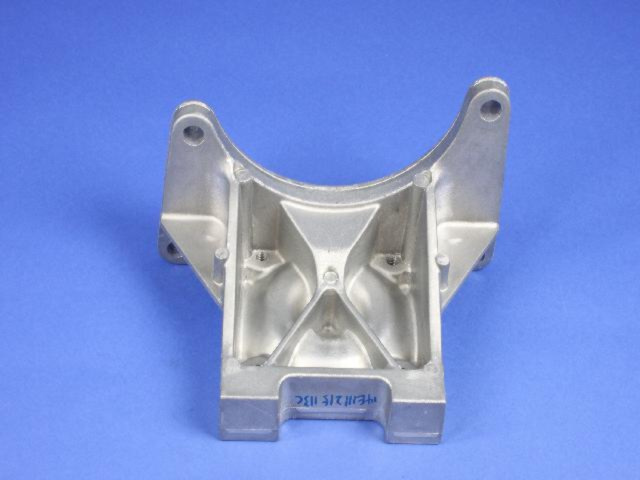 5147200AD - Transmission: Transmission Mount Bracket for Chrysler: 300 | Dodge: Challenger, Charger Image