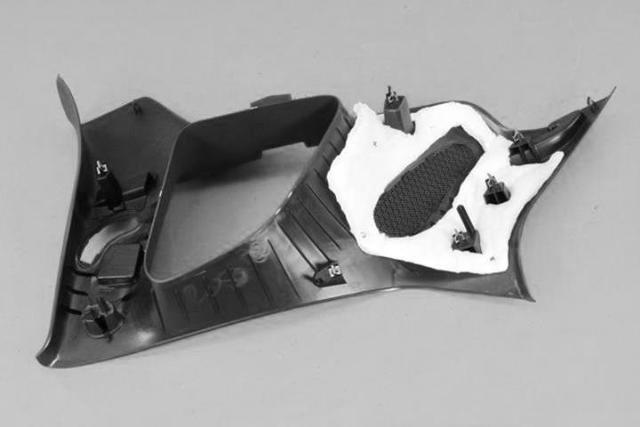 1UD04LU5AF - Interior Trim: Quarter Trim Panel, Right for Jeep: Cherokee Image