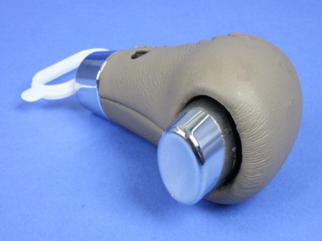 1GH991K5AF - 62TE; 6-Speed; Automatic Transaxle: Gearshift Knob for Chrysler: Town &amp; Country | Dodge: Grand Caravan Image