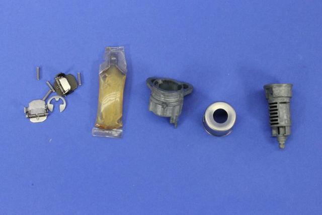 5139099AA - Wiper/Lock Cylinder and Keys: Door Lock Cylinder for Chrysler: 200, 300, Sebring, Town &amp; Country | Dodge: Avenger, Caliber, Challenger, Charger, Durango, Grand Caravan, Journey, Magnum | Jeep: Compass, Grand Cherokee, Grand Cherokee WK, Patriot | Ram: C/V Image