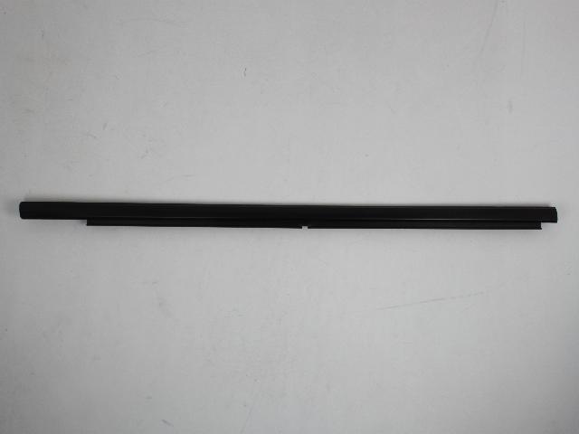 2pcs Door Window Belt Weather Strip For Dodge Challenger 2008-2017