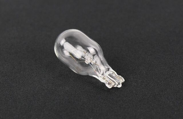 L0000906 - : Bulb, Cargo Lamp for Chrysler: 300M, Concorde | Dodge: Durango, Intrepid, Neon, Nitro | Jeep: Cherokee, Commander, Grand Cherokee, Grand Cherokee WK, Liberty, Wrangler | Ram: 1500, 1500 Classic, 2500, 3500 Image