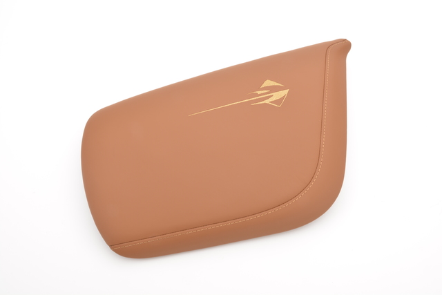 84539785 - Interior: Console Lid, Stingray Logo for GM Image