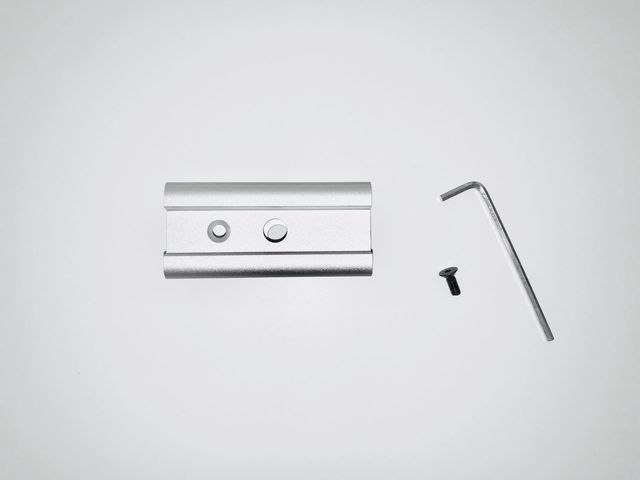 SOA567H011 - Towing: Hitch Adapter, Thule, 2 Inch for Subaru Image