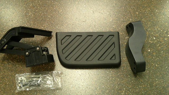 999T6WU000 - Exterior: Rear Bumper Step-Up Assist for Nissan Image