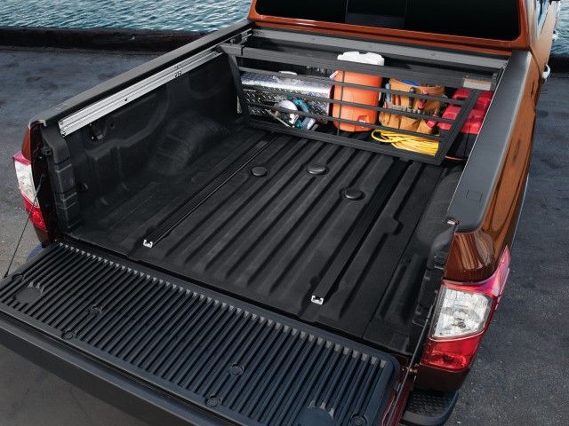 999T7-W4310 - 2023-2024 Nissan TITAN - Sliding Bed Divider