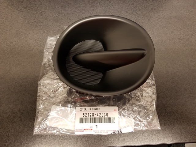2004-2005 Toyota RAV4 Jack Plug Cover (Left, Front