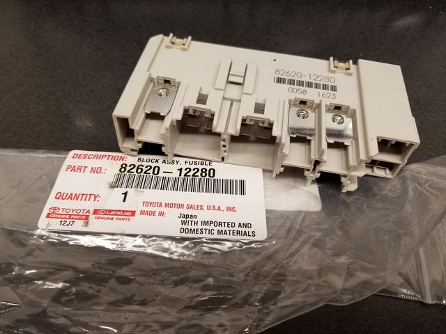 thumbnail image 2 of Genuine OEM Toyota Fusible Link Block Assembly 82620-12280 For Corolla, Matrix, Scion TC, XB 2 of 5