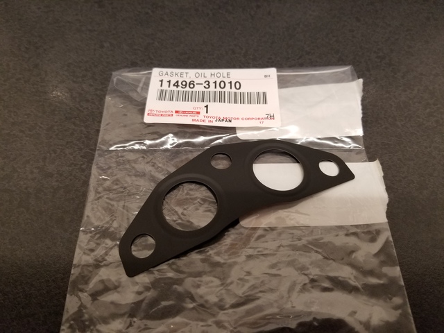 かぶ Amazon.com: Genuine Toyota 11496-31010 Oil Hole Cover Gasket