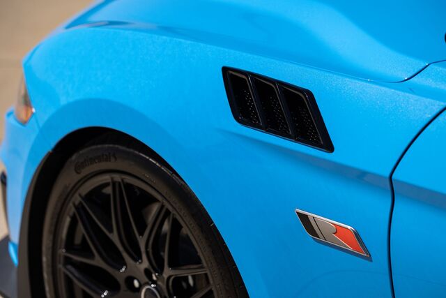 422326 - : Roush 2015-2023 Mustang Fender Vent Heat Extractors - Gloss Black for ROUSH Performance Image