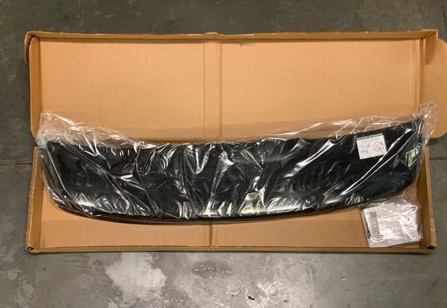 8R01STX201 - Exterior: Moonroof Visor for Acura: MDX Image