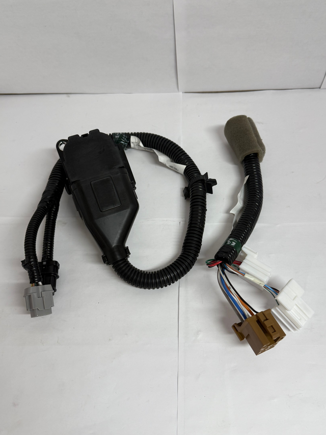 999T8BR020 - Towing: Towing, Hitch Harness - 7 Pin for Nissan: Altima, Frontier, NV3500 Image