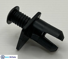 3L103728 - Engine: Lower Cover Retainer Clip for Volkswagen: Golf, Golf SportWagen, Passat Image