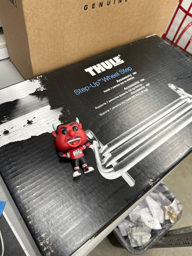 SOA567W010 - Exterior: Step, Portable, Thule for Subaru Image