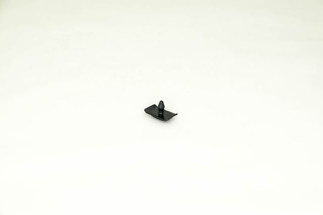 9887581 - : Side Molding Clip for Mercedes-Benz: 560 SL, 350 SL, 450 SL, 450 SLC, 380 SL, 380 SLC Image
