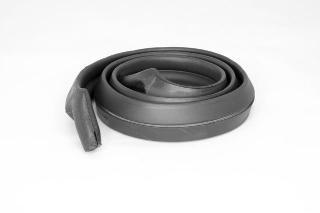 1077790022 - : Rear Hard Top Weatherstrip for Mercedes-Benz: 380 SL, 560 SL, 350 SL, 450 SL Image