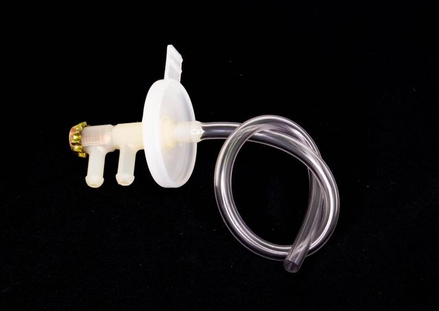 1158600169 - : Washer Reservoir Cap for Mercedes-Benz: 220, 220 S, 220 SE, 230 SL, 300 SEL, 200, 200 D, 230, 230 S, 250 S, 250 SE, 250 SL, 250, 280 S, 280 SE, 280 SEL, 280 SL, 250 C, 280, 280 C, 240 D Image