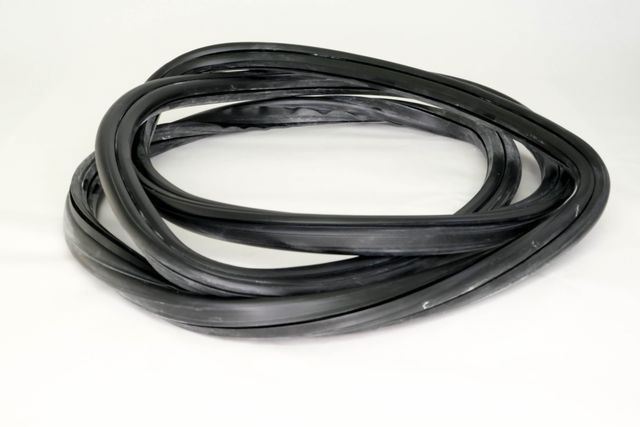 1136710220 - : Windshield Seal for Mercedes-Benz: 230 SL, 250 SL, 280 SL Image