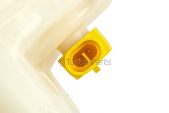 22758182 - Body: Reservoir for Buick: Cascada, LaCrosse, Regal | Chevrolet: Malibu, Malibu Limited Image