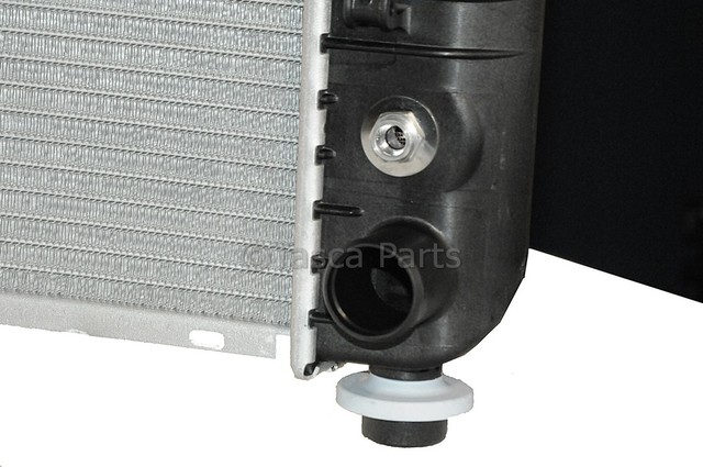 15841574 - Cooling System: Radiator for Cadillac: Escalade, Escalade ESV, Escalade EXT | Chevrolet: Avalanche 2500, Silverado 1500, Silverado 1500 Classic, Silverado 1500 HD, Silverado 1500 HD Classic, Silverado 2500, Silverado 2500 HD, Silverado 2500 HD Classic, Silverado 3500, Silverado 3500 Classic, Silverado 3500 HD, Suburban 1500, Suburban 2500 | GMC: Sierra 1500, Sierra 1500 Classic, Sierra 1500 HD, Sierra 1500 HD Classic, Sierra 2500, Sierra 2500 HD, Sierra 2500 HD Classic, Sierra 3500, Sierra 3500 Classic, Sierra 3500 HD, Yukon, Yukon XL 1500, Yukon XL 2500 | Hummer: H2 Image