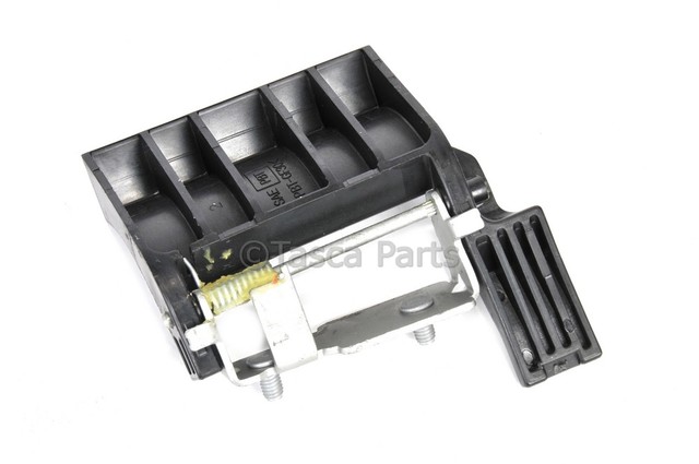 30021408 - Body: Handle, Outside for GM Image