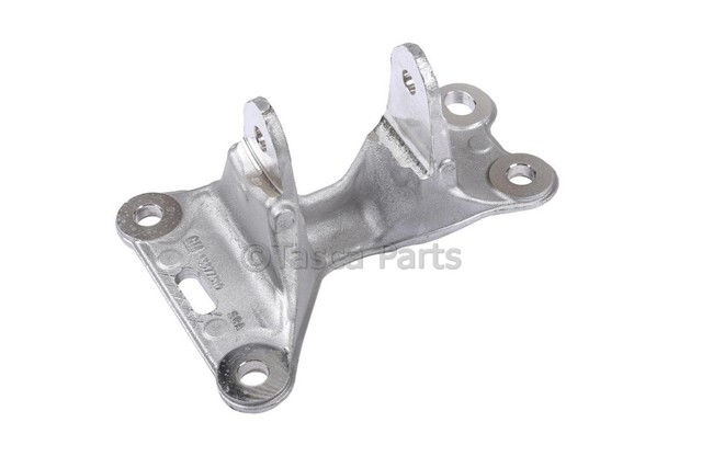 13377310 - Suspension: Lateral Arm Bracket for GM Image