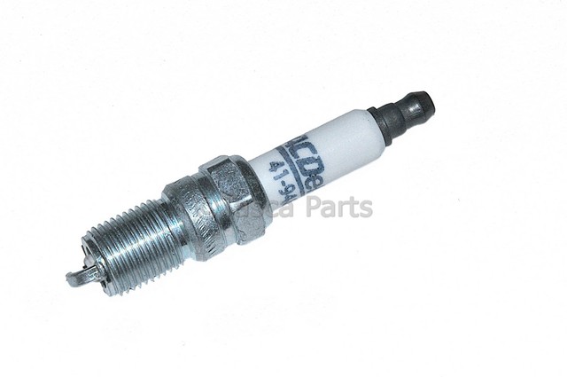 19301812 - : Double Platinum Spark Plug for Chevrolet: Cavalier, S10 | GMC: S15, Sonoma | Pontiac: Sunfire Image