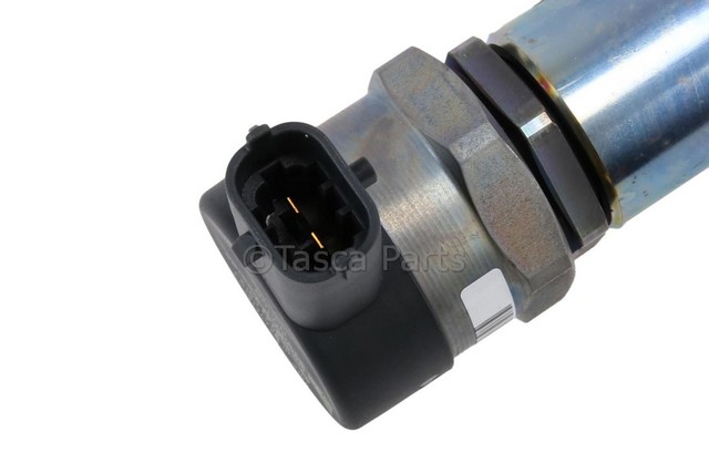 12651989 - : Driver Side Fuel Injection Fuel Rail for Chevrolet: Express 2500, Express 3500, Silverado 2500 HD, Silverado 3500 HD | GMC: Savana 2500, Savana 3500, Sierra 2500 HD, Sierra 3500 HD Image