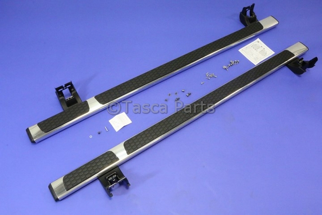 82213266AC - : Tubular Side Steps Wheel To Wheel For Crew Cab With 5.7 Bed for Ram: 1500, 1500 Classic Image
