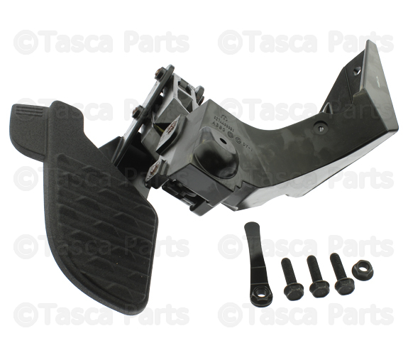 82215289AH - : Bed Step for Ram: 1500 Image