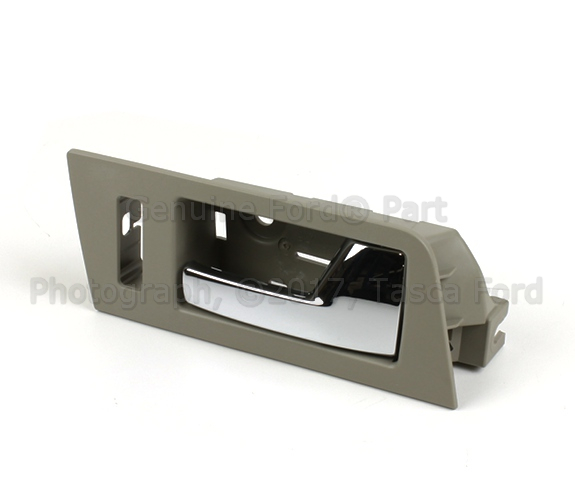 8L8Z7822600BA - Body: Handle, Inside for Ford: Escape | Mercury: Mariner Image